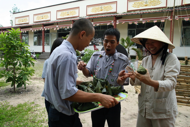 Đồng Nai: Chùm ảnh trại Hạnh ngành Nữ - Hoành tráng với phiên chợ quê hương