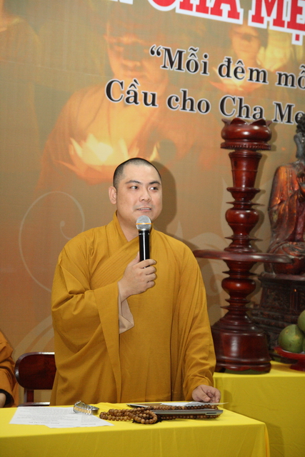 Đồng tháp: Đêm thắp đèn trời, cài hoa tri ân cha mẹ mùa báo hiếu