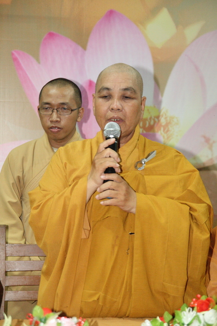 Đồng tháp: Đêm thắp đèn trời, cài hoa tri ân cha mẹ mùa báo hiếu