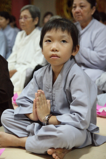 Đồng tháp: Đêm thắp đèn trời, cài hoa tri ân cha mẹ mùa báo hiếu