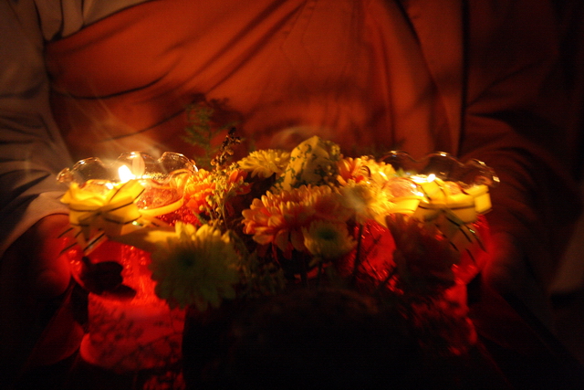 Đồng tháp: Đêm thắp đèn trời, cài hoa tri ân cha mẹ mùa báo hiếu