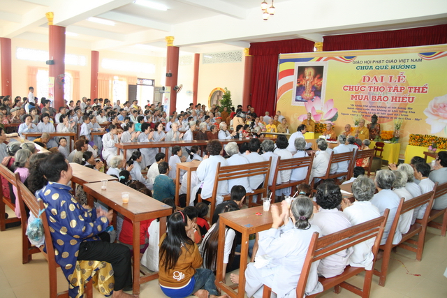 Đồng tháp: Đại lễ Vu lan báo hiếu, mừng thọ cho hơn 200 cụ cao niên