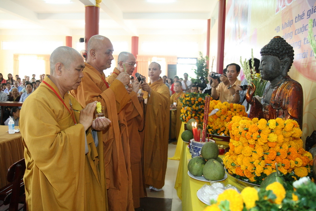 Đồng tháp: Đại lễ Vu lan báo hiếu, mừng thọ cho hơn 200 cụ cao niên