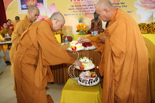 Đồng tháp: Đại lễ Vu lan báo hiếu, mừng thọ cho hơn 200 cụ cao niên