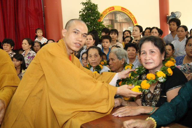 Đồng tháp: Đại lễ Vu lan báo hiếu, mừng thọ cho hơn 200 cụ cao niên
