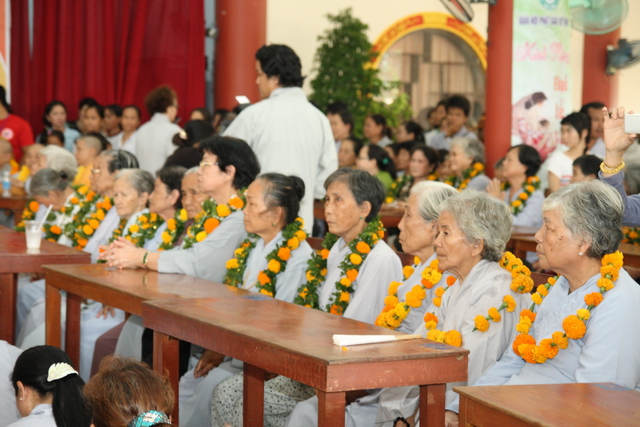 Đồng tháp: Đại lễ Vu lan báo hiếu, mừng thọ cho hơn 200 cụ cao niên