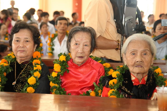 Đồng tháp: Đại lễ Vu lan báo hiếu, mừng thọ cho hơn 200 cụ cao niên