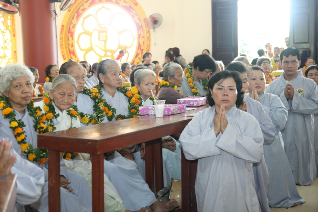 Đồng tháp: Đại lễ Vu lan báo hiếu, mừng thọ cho hơn 200 cụ cao niên