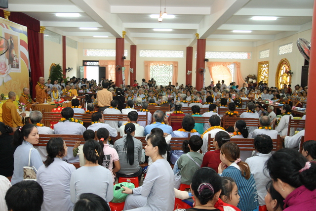 Đồng tháp: Đại lễ Vu lan báo hiếu, mừng thọ cho hơn 200 cụ cao niên