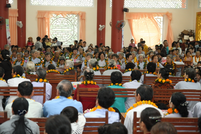 Đồng tháp: Đại lễ Vu lan báo hiếu, mừng thọ cho hơn 200 cụ cao niên