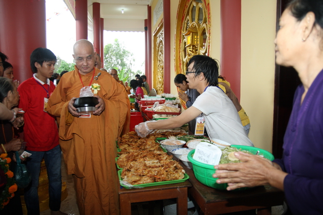 Đồng tháp: Đại lễ Vu lan báo hiếu, mừng thọ cho hơn 200 cụ cao niên