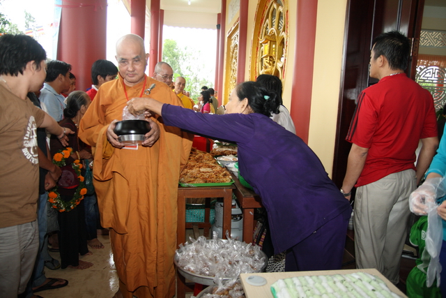 Đồng tháp: Đại lễ Vu lan báo hiếu, mừng thọ cho hơn 200 cụ cao niên