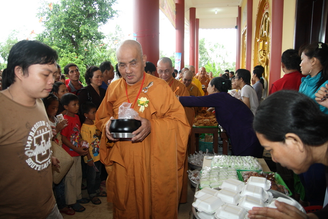 Đồng tháp: Đại lễ Vu lan báo hiếu, mừng thọ cho hơn 200 cụ cao niên