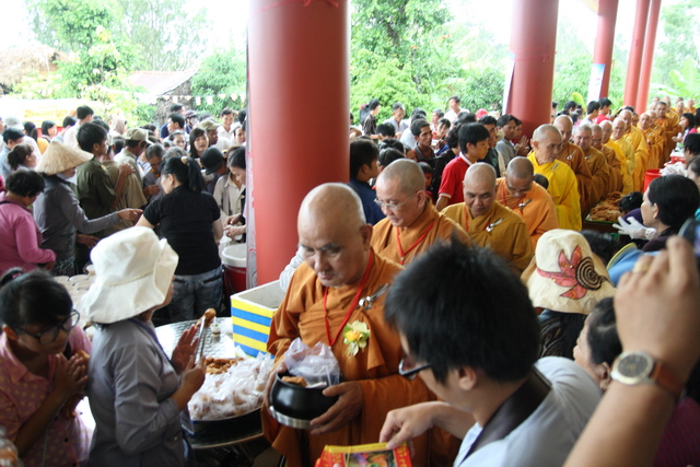Đồng tháp: Đại lễ Vu lan báo hiếu, mừng thọ cho hơn 200 cụ cao niên