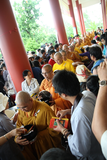 Đồng tháp: Đại lễ Vu lan báo hiếu, mừng thọ cho hơn 200 cụ cao niên