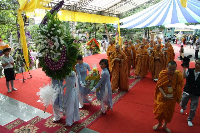 Chùm ảnh: Các đoàn viếng tang lễ HT. Thích Minh Châu - Chiều 03/09/2012