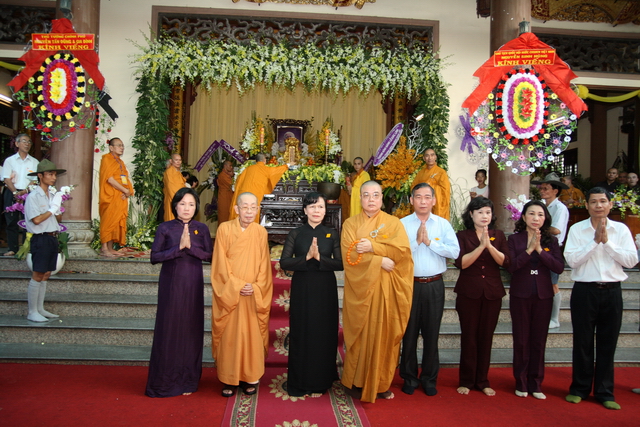 Chùm ảnh: Các đoàn viếng tang lễ HT. Thích Minh Châu - Chiều 03/09/2012