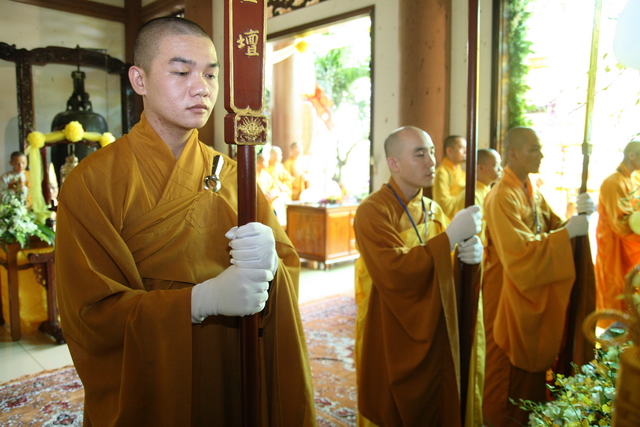 Chùm ảnh: Các đoàn viếng tang lễ HT. Thích Minh Châu - Chiều 04/09/2012