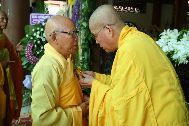 Chùm ảnh: Các đoàn viếng tang lễ HT. Thích Minh Châu - Chiều 04/09/2012