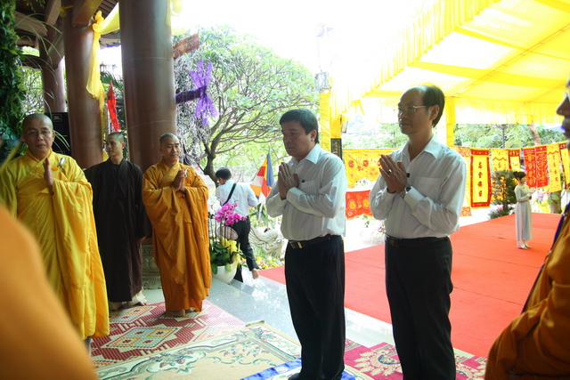 Chùm ảnh: Các đoàn viếng tang lễ HT. Thích Minh Châu - Chiều 04/09/2012