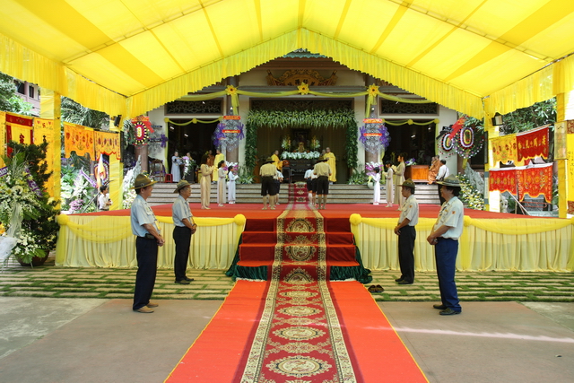 Chùm ảnh: Các đoàn viếng tang lễ HT. Thích Minh Châu - Chiều 04/09/2012