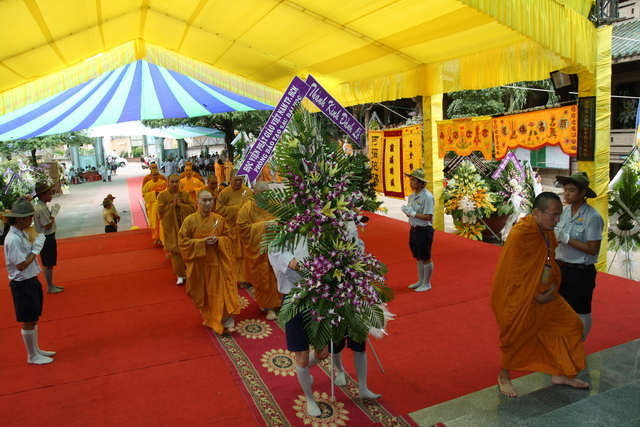 Chùm ảnh: Các đoàn viếng tang lễ HT. Thích Minh Châu - Chiều 04/09/2012