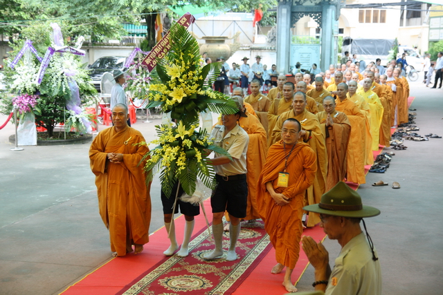 Chùm ảnh: Các đoàn viếng tang lễ HT. Thích Minh Châu - Chiều 04/09/2012
