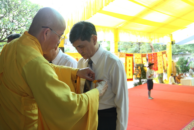 Chùm ảnh: Các đoàn viếng tang lễ HT. Thích Minh Châu - Chiều 04/09/2012