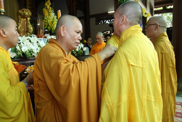 Chùm ảnh: Các đoàn viếng tang lễ HT. Thích Minh Châu - Chiều 04/09/2012