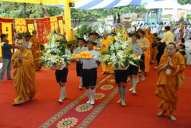 Chùm ảnh: Các đoàn viếng tang lễ HT. Thích Minh Châu - Chiều 04/09/2012
