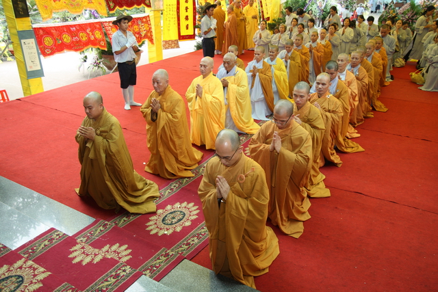 Chùm ảnh: Các đoàn viếng tang lễ HT. Thích Minh Châu - Chiều 04/09/2012