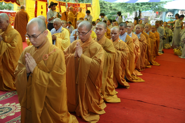 Chùm ảnh: Các đoàn viếng tang lễ HT. Thích Minh Châu - Chiều 04/09/2012