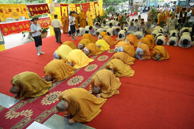 Chùm ảnh: Các đoàn viếng tang lễ HT. Thích Minh Châu - Chiều 04/09/2012