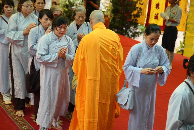 Chùm ảnh: Các đoàn viếng tang lễ HT. Thích Minh Châu - Chiều 04/09/2012