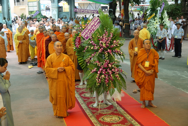 Chùm ảnh: Các đoàn viếng tang lễ HT. Thích Minh Châu - Chiều 04/09/2012