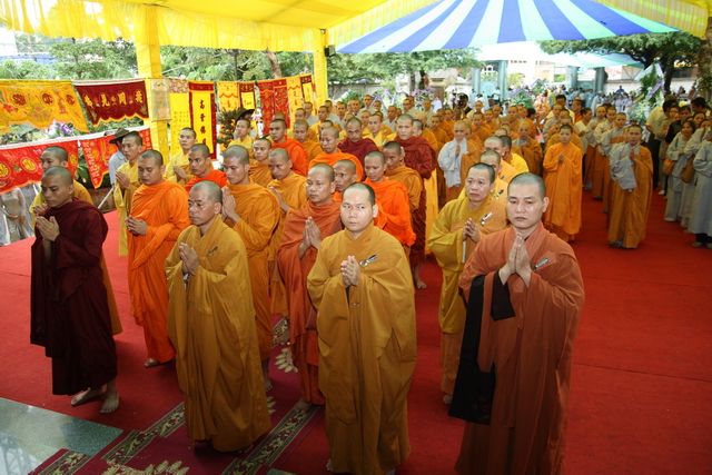 Chùm ảnh: Các đoàn viếng tang lễ HT. Thích Minh Châu - Chiều 04/09/2012