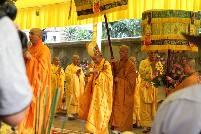 Tang lễ HT. Thích Minh Châu: Lễ Sái tịnh Bảo tháp