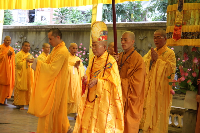 Tang lễ HT. Thích Minh Châu: Lễ Sái tịnh Bảo tháp
