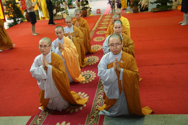 Chùm ảnh: Các đoàn viếng tang lễ HT. Thích Minh Châu - Chiều 04/09/2012