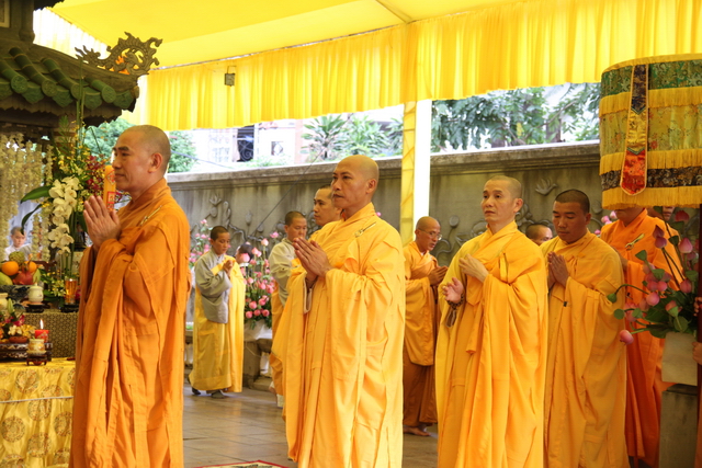 Tang lễ HT. Thích Minh Châu: Lễ Sái tịnh Bảo tháp
