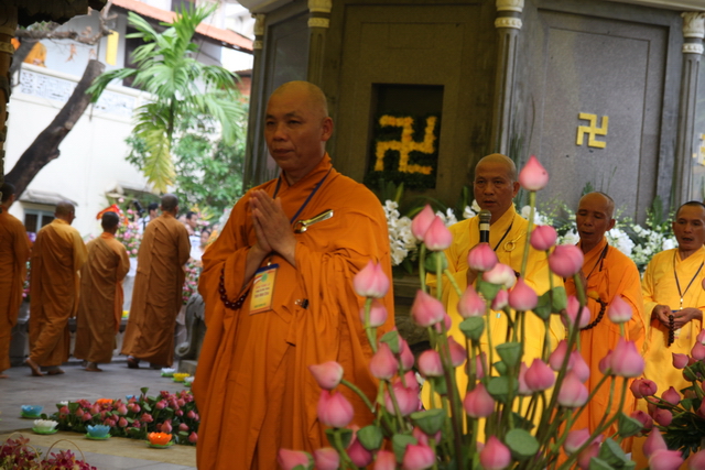 Tang lễ HT. Thích Minh Châu: Lễ Sái tịnh Bảo tháp