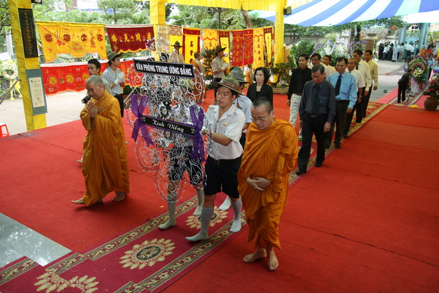 Chùm ảnh: Các đoàn viếng tang lễ HT. Thích Minh Châu - Chiều 04/09/2012