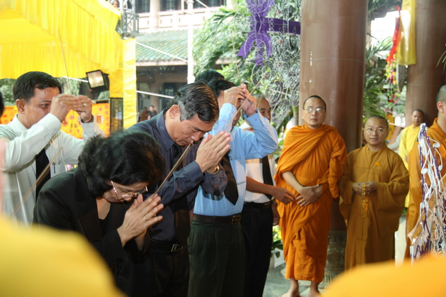 Chùm ảnh: Các đoàn viếng tang lễ HT. Thích Minh Châu - Chiều 04/09/2012