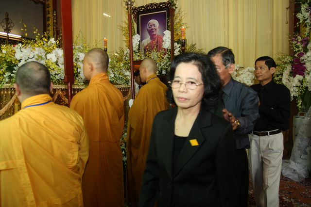 Chùm ảnh: Các đoàn viếng tang lễ HT. Thích Minh Châu - Chiều 04/09/2012