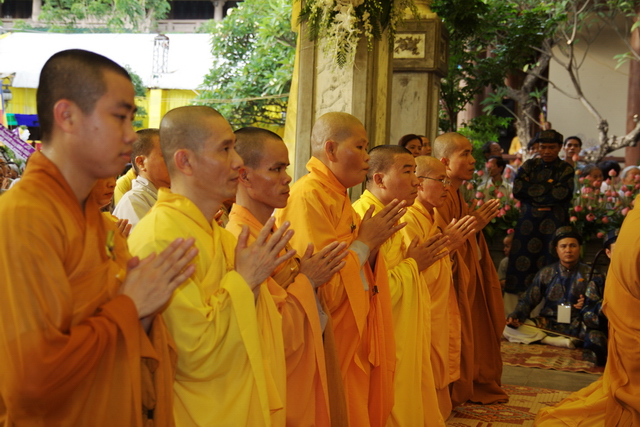 Tang lễ HT. Thích Minh Châu: Lễ Sái tịnh Bảo tháp