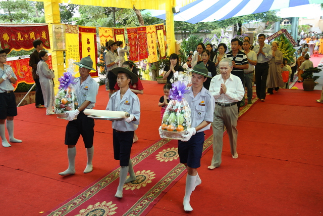 Chùm ảnh: Các đoàn viếng tang lễ HT. Thích Minh Châu - Chiều 04/09/2012