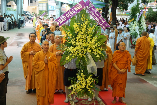 Chùm ảnh: Các đoàn viếng tang lễ HT. Thích Minh Châu - Chiều 04/09/2012