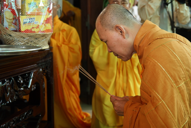 Chùm ảnh: Các đoàn viếng tang lễ HT. Thích Minh Châu - Chiều 04/09/2012