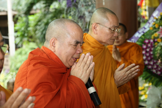 Chùm ảnh: Các đoàn viếng tang lễ HT. Thích Minh Châu - Chiều 04/09/2012