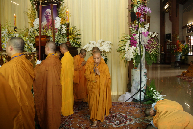 Chùm ảnh: Các đoàn viếng tang lễ HT. Thích Minh Châu - Sáng 05/09/2012